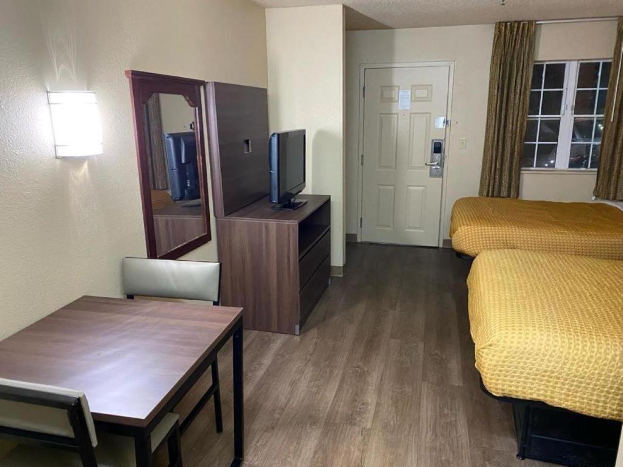 Suburban Studios Winston-Salem Near Hanes Mall Εξωτερικό φωτογραφία